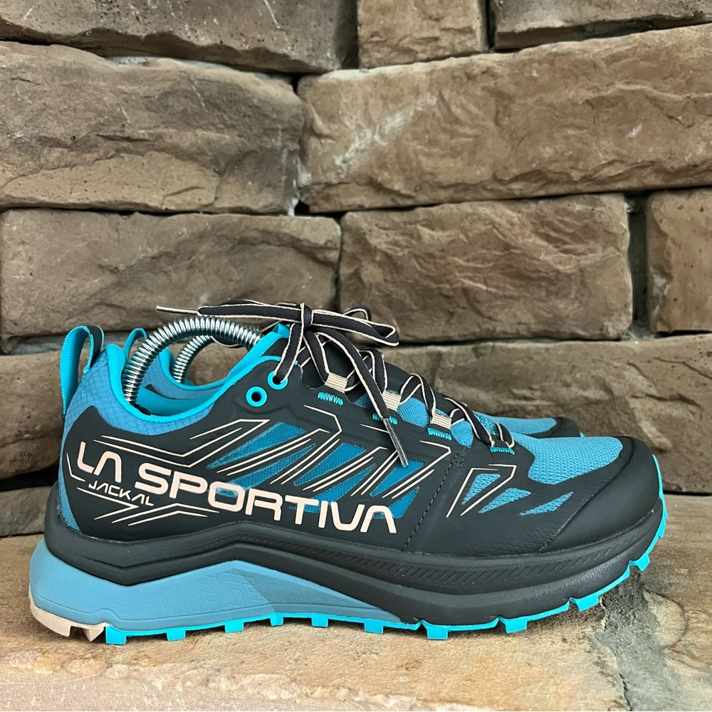 La Sportiva Jackal Trail Running Shoes / Carbon-Topaz / SZ 7.5